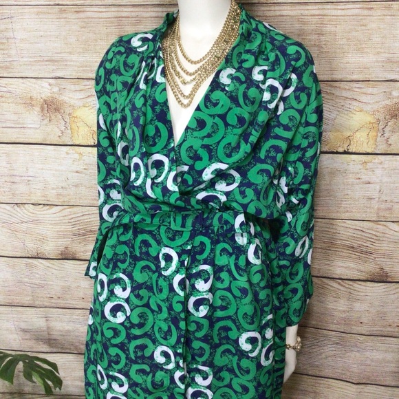*SOLD* 80's Pleated Green printed Wrap Dress - Picture 2 of 3